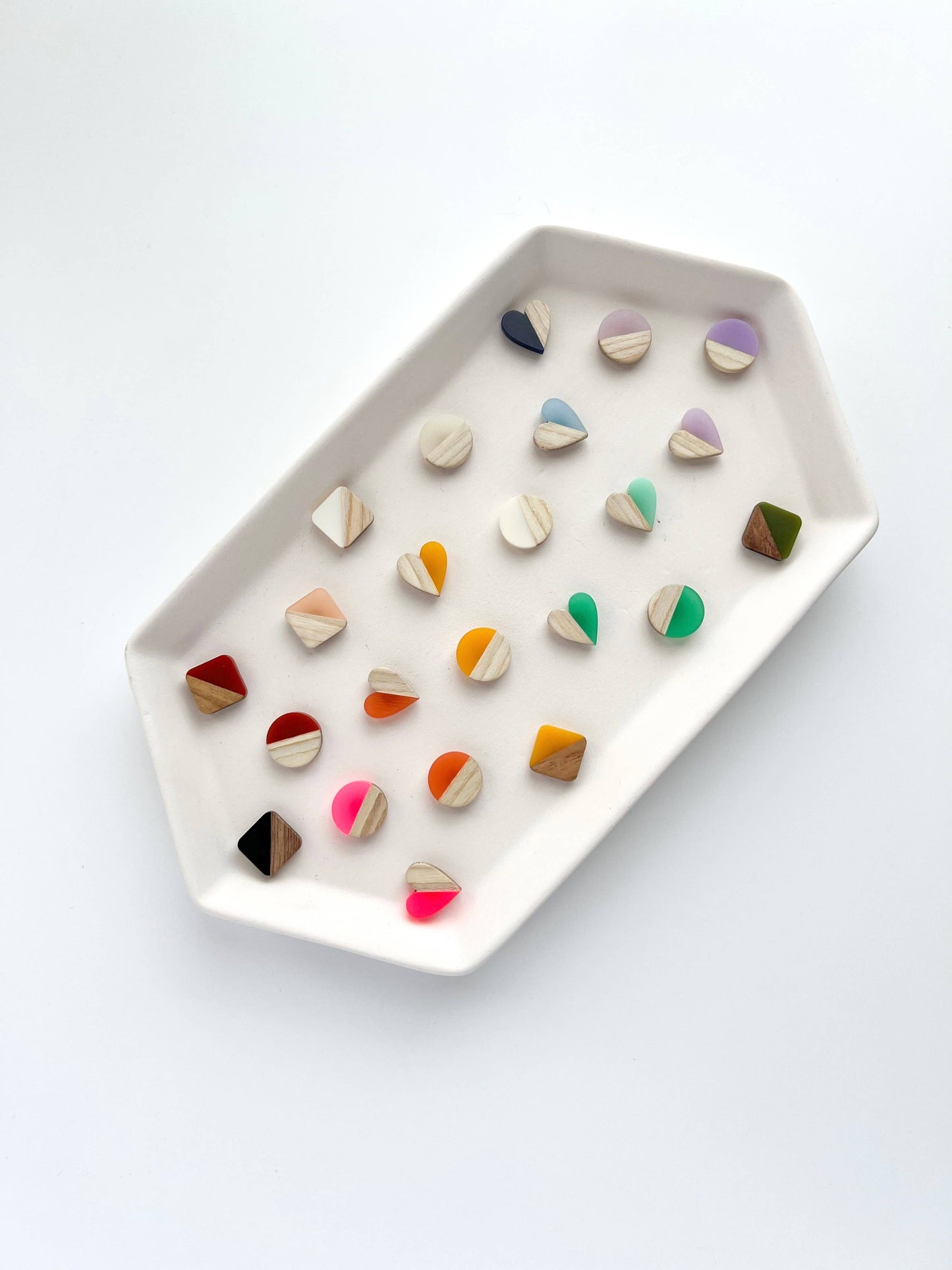 Circle magnetic needle minder