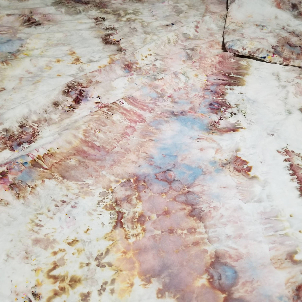 Bohemian Earth Mother Tie-Dye Duvet Cover Set: Handmade Cotton Bedding for Dorm & Home