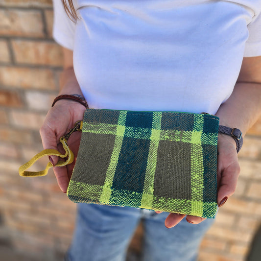 Vintage Moroccan Blanket Wristlet: Boho Coin Purse & Card Wallet for Bohemian Fashion Enthusiasts