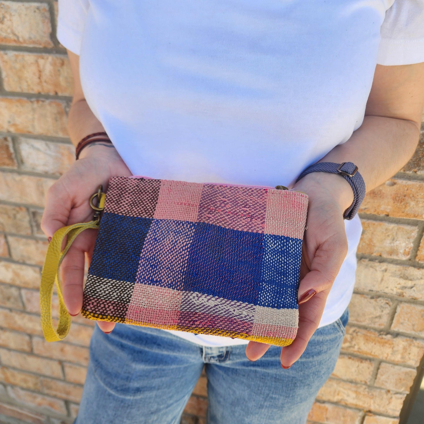 Vintage Moroccan Blanket Wristlet: Boho Coin Purse & Card Wallet for Bohemian Fashion Enthusiasts