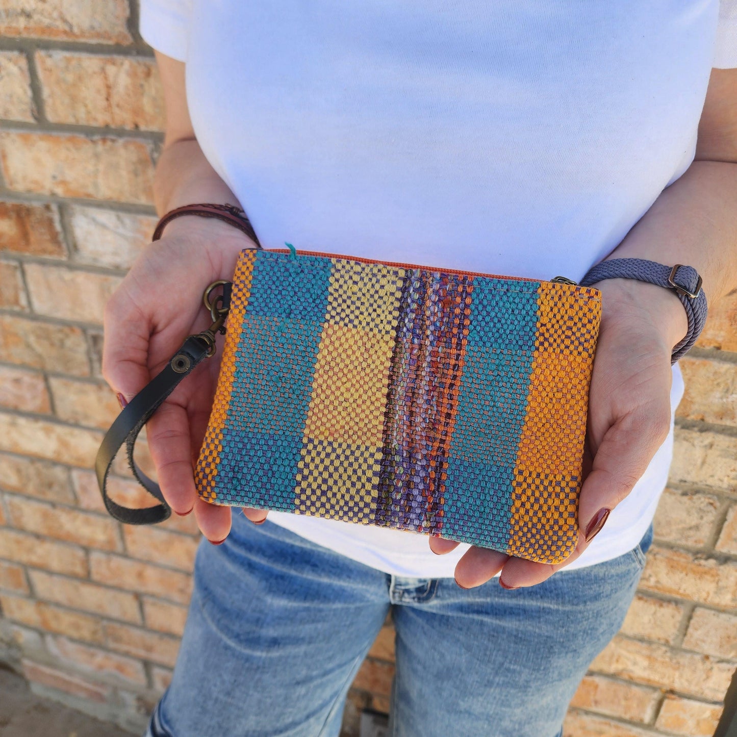 Vintage Moroccan Blanket Wristlet: Boho Coin Purse & Card Wallet for Bohemian Fashion Enthusiasts