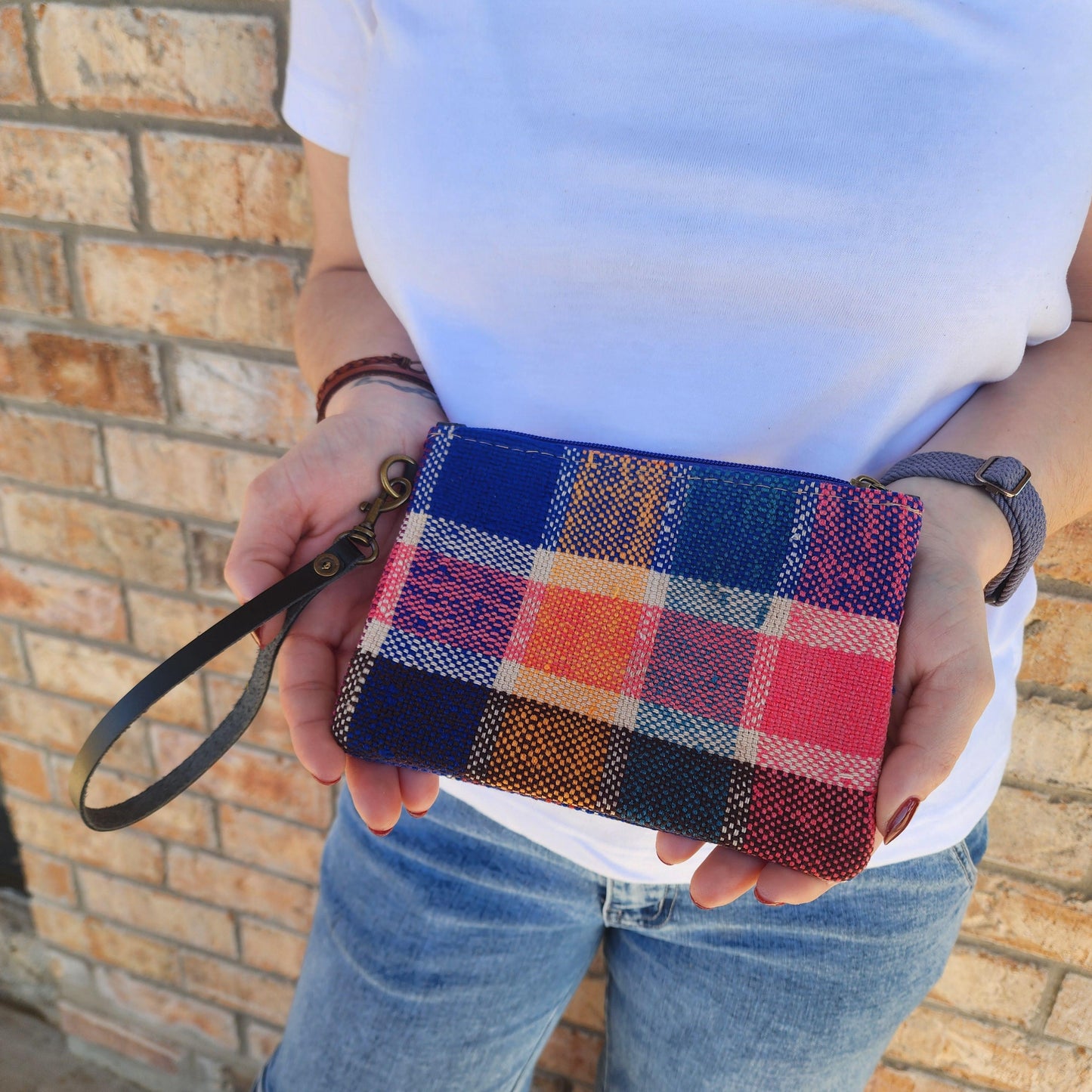 Vintage Moroccan Blanket Wristlet: Boho Coin Purse & Card Wallet for Bohemian Fashion Enthusiasts