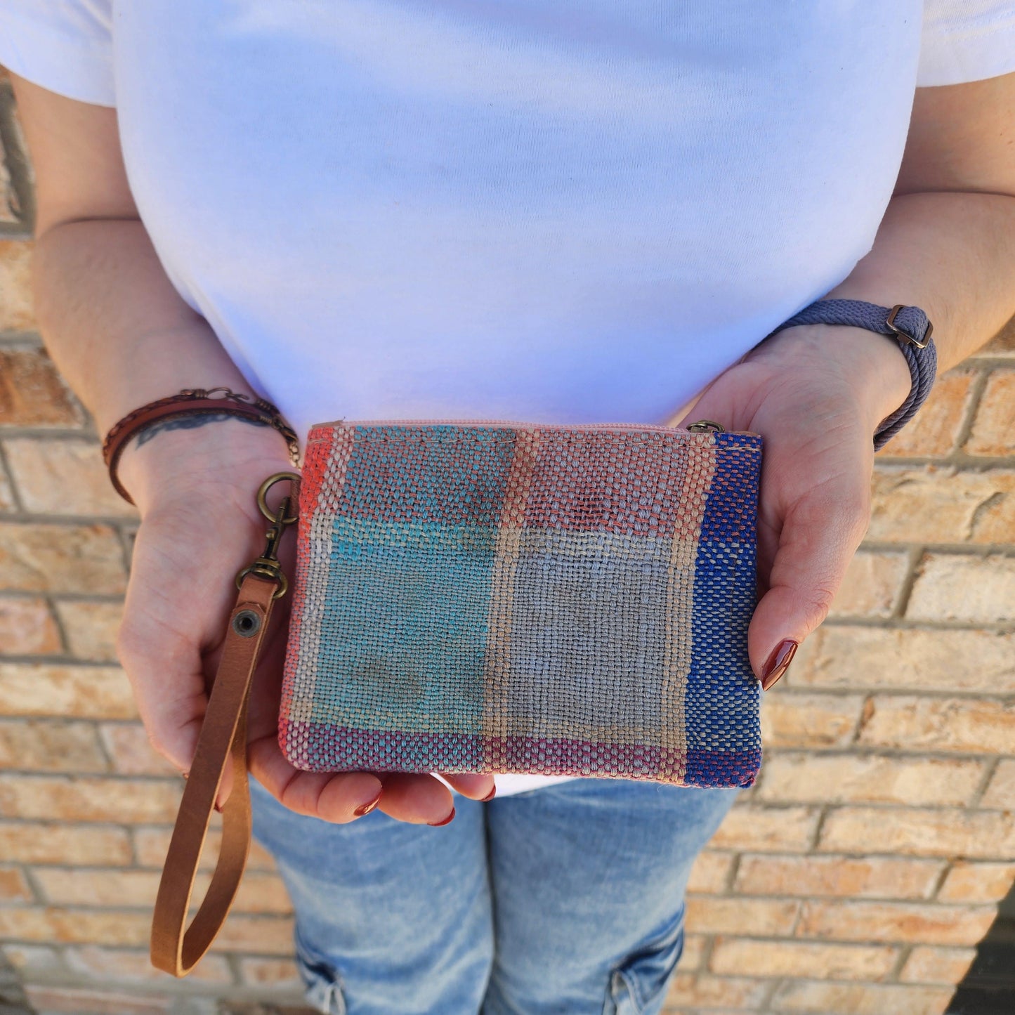Vintage Moroccan Blanket Wristlet: Boho Coin Purse & Card Wallet for Bohemian Fashion Enthusiasts