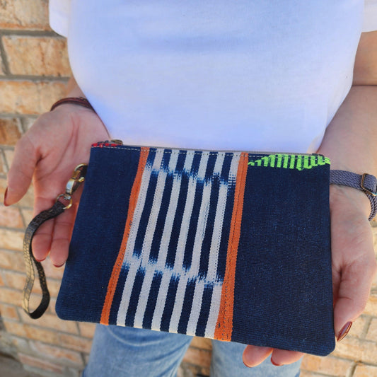 Vintage Moroccan Blanket Wristlet: Boho Coin Purse & Card Wallet for Bohemian Fashion Enthusiasts