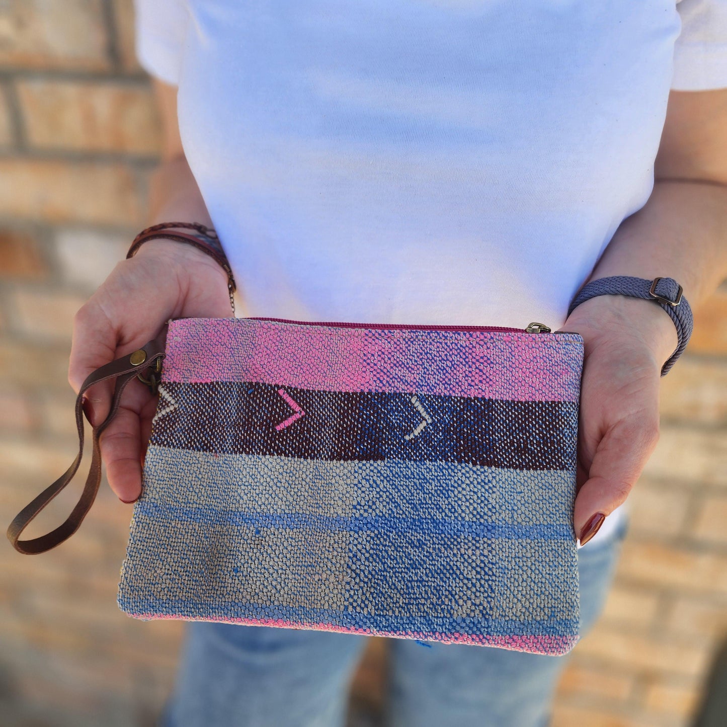 Vintage Moroccan Blanket Wristlet: Boho Coin Purse & Card Wallet for Bohemian Fashion Enthusiasts