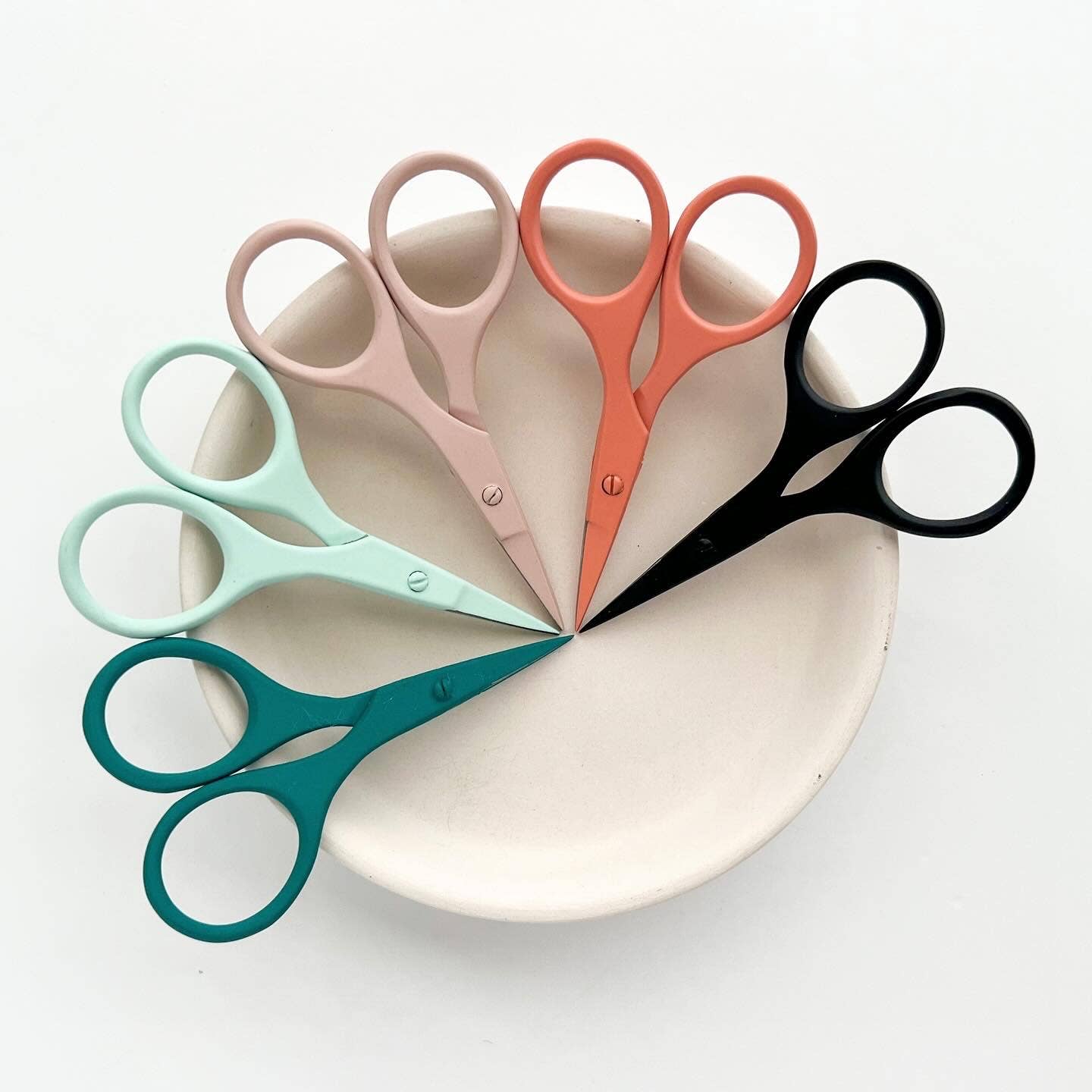 Small needlecraft scissors