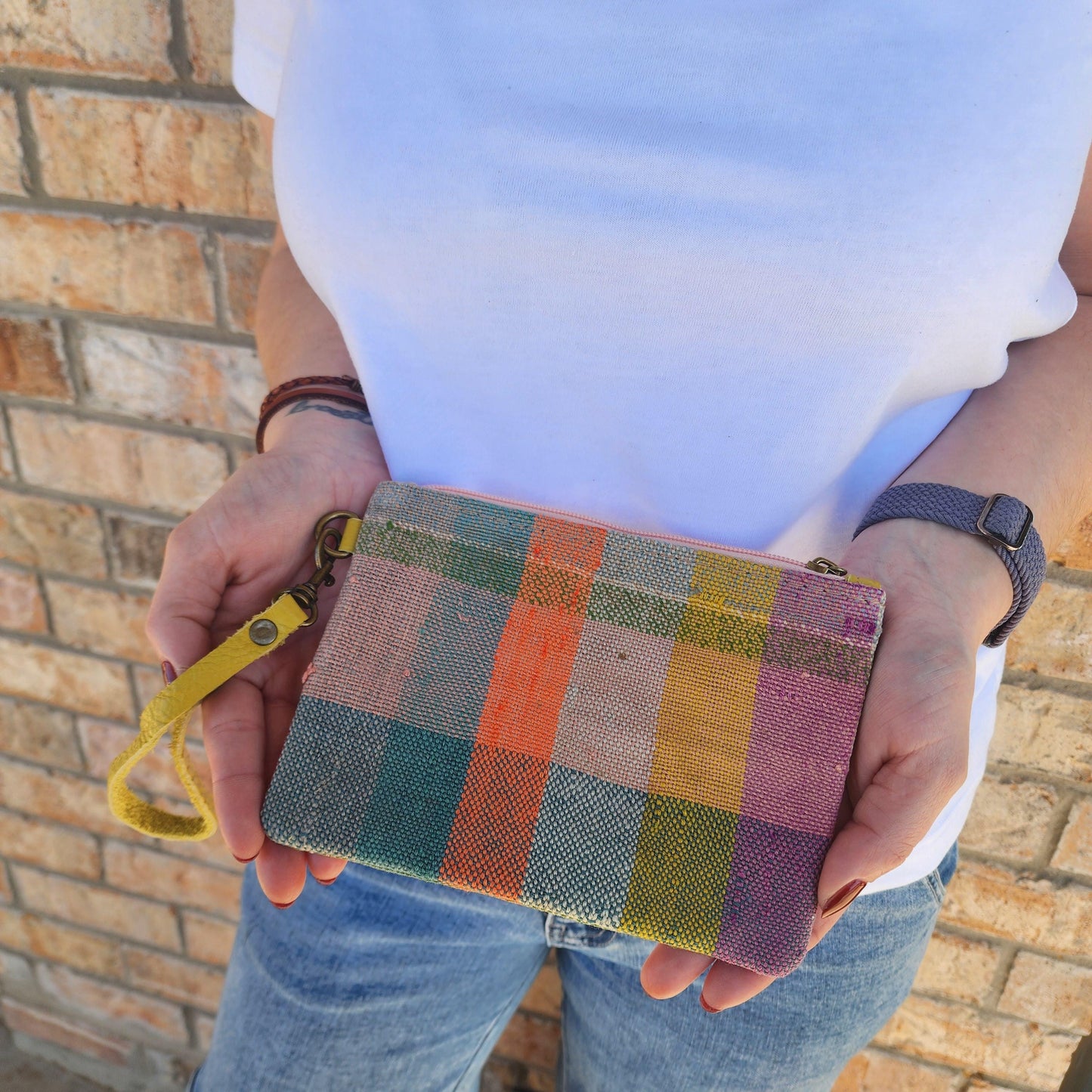 Vintage Moroccan Blanket Wristlet: Boho Coin Purse & Card Wallet for Bohemian Fashion Enthusiasts