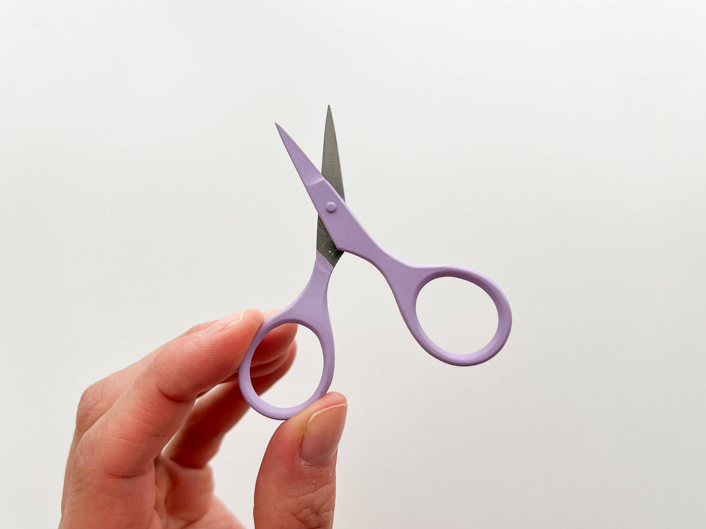 Small needlecraft scissors