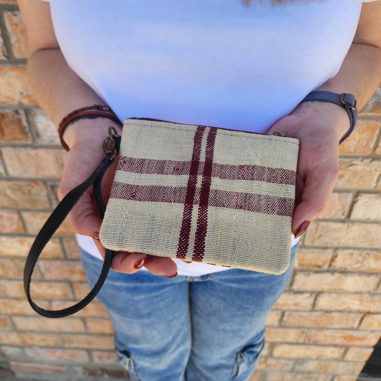 Vintage Moroccan Blanket Wristlet: Boho Coin Purse & Card Wallet for Bohemian Fashion Enthusiasts