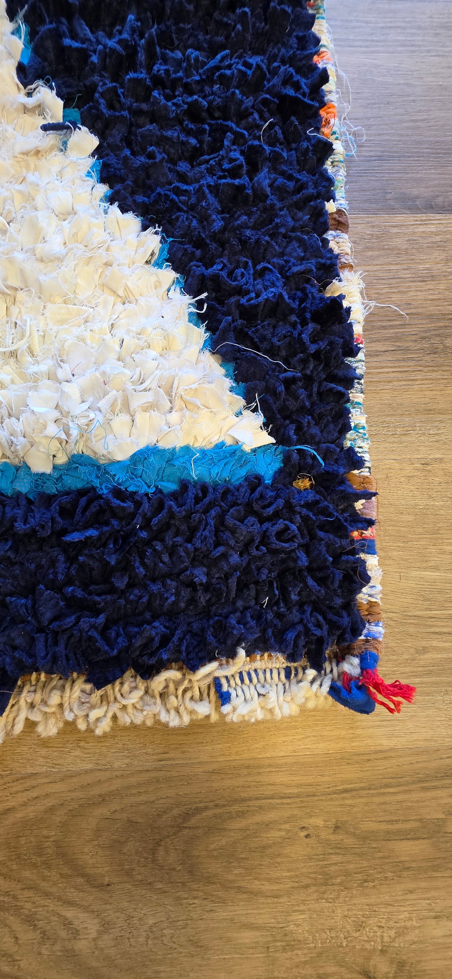 New Moroccan Boucherouite Accent Rug - 010